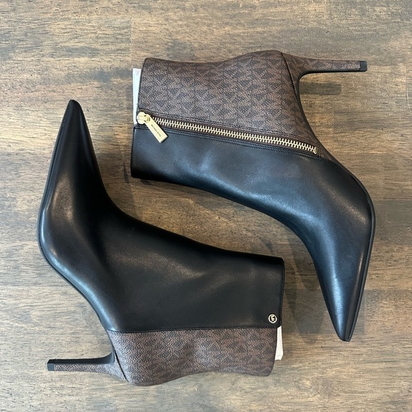 MICHAEL Michael Kors Alina Flex Bootie - Picture 1 of 8